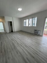 1130 Marseille Dr in Miami Beach, FL - Building Photo - Building Photo