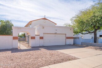 4439 W Wescott Dr in Glendale, AZ - Building Photo - Building Photo