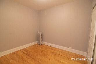2422 W Fargo Ave in Chicago, IL - Building Photo - Building Photo
