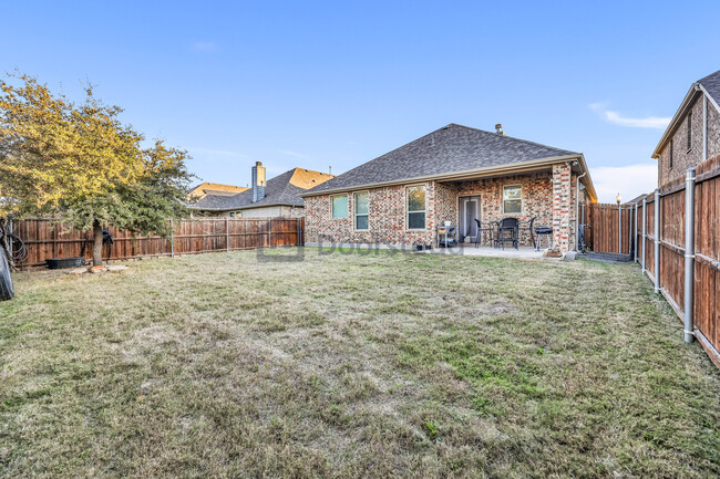 10300 Bennet Dr in McKinney, TX - Foto de edificio - Building Photo