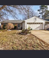 744 Flagship Dr in Newport News, VA - Building Photo