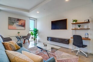 The Jagger in Los Angeles, CA - Building Photo