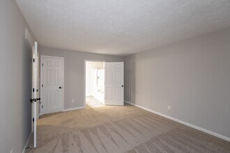 4015 Shadow Pointe Ln in Indianapolis, IN - Building Photo - Building Photo
