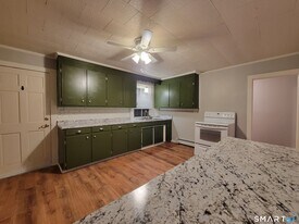 344 Boswell Ave in Norwich, CT - Building Photo