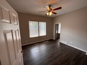 333 Raymond St in Elgin, IL - Building Photo - Building Photo