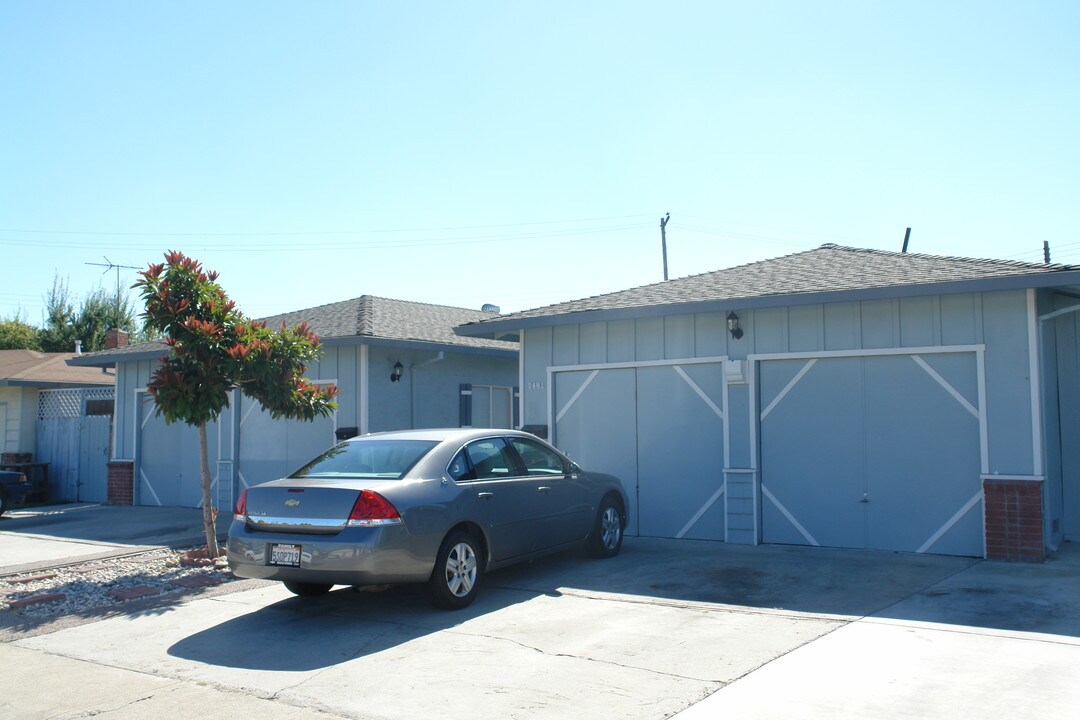 2481 Karen Dr in Santa Clara, CA - Building Photo