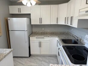 2182 NE 1st Way, Unit 105 in Boynton Beach, FL - Building Photo - Building Photo