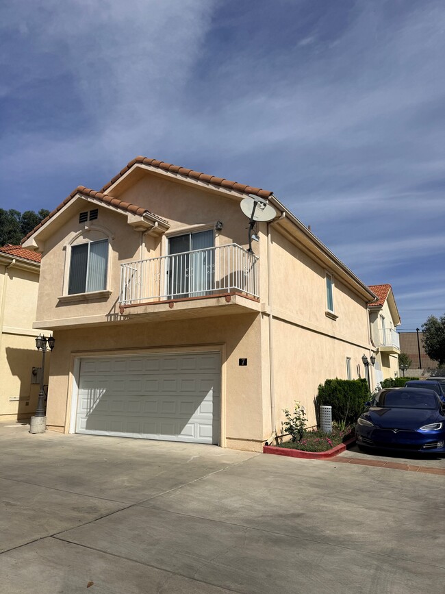 property at 14627 Gledhill St