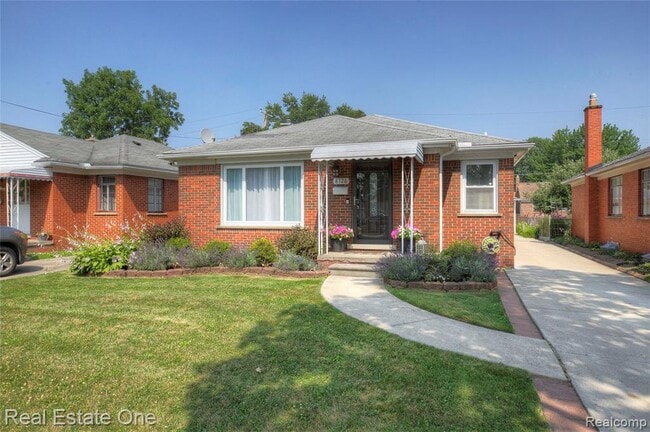 8126 Dale St in Dearborn Heights, MI - Building Photo - Building Photo