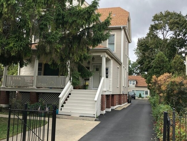 property at 4312 N Kedvale Ave