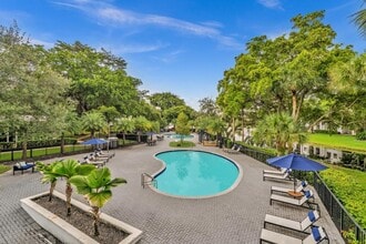 Nottingham Pine Luxury Apartment Homes in Plantation, FL - Building Photo - Building Photo
