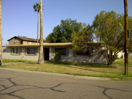 Mariposa Place in Phoenix, AZ - Building Photo