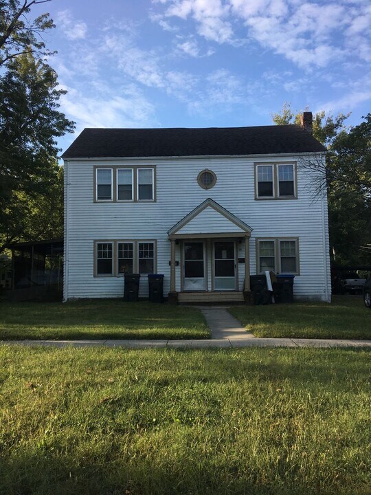 419 E 6th St in Newton, KS - Building Photo