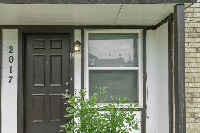 2017 Paisley Dr in Arlington, TX - Building Photo - Building Photo