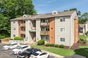 Daybreak Condominiums in Newport News, VA - Building Photo