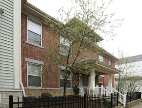 Clifton Court in Louisville, KY - Foto de edificio - Building Photo