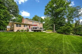 116 Wildwood Rd in Stamford, CT - Building Photo - Building Photo