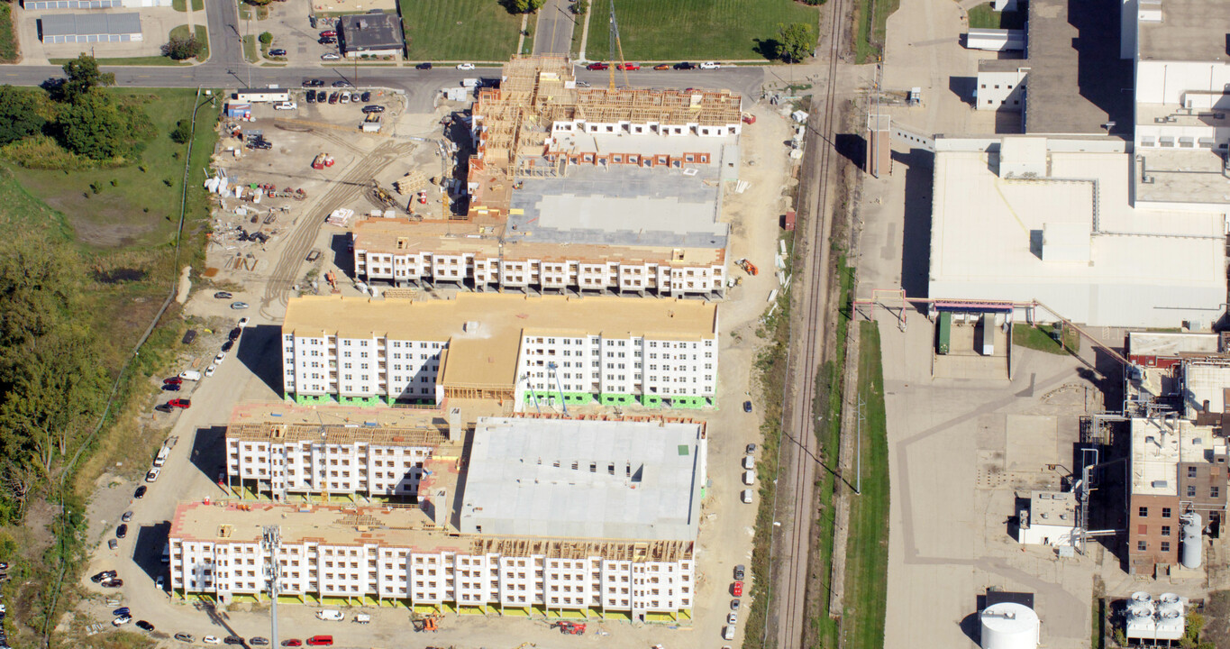 The View at Huxley Yards in Madison, WI - Building Photo