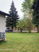 2422 Glacier St in Anchorage, AK - Building Photo - Building Photo