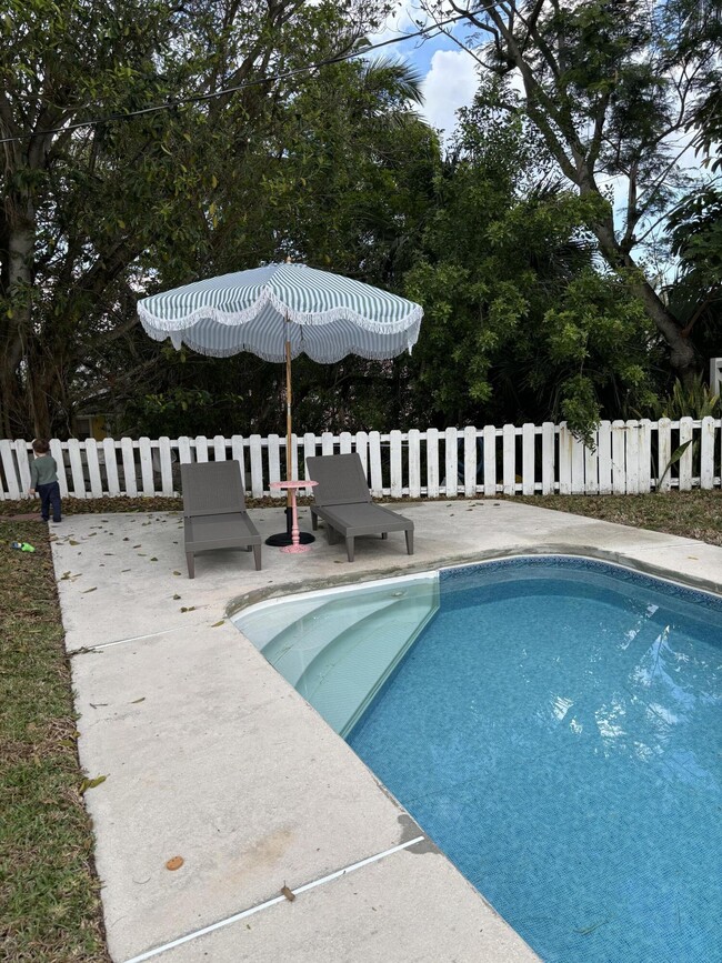 2057 NE Ridge Ave in Jensen Beach, FL - Building Photo - Building Photo