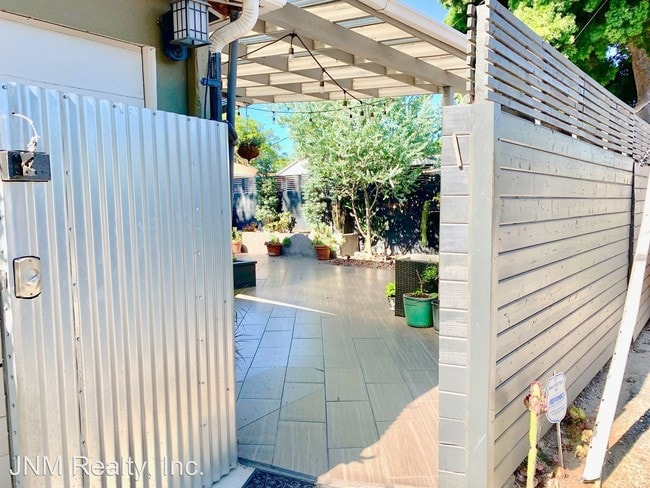 11914 Ocean Park Blvd in Los Angeles, CA - Building Photo - Building Photo