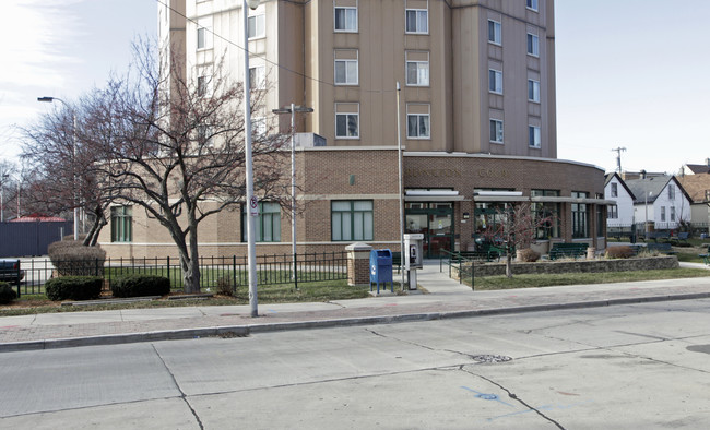 Arlington Court Apartments in Milwaukee, WI - Building Photo - Building Photo