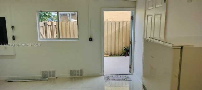 14552 SW 158th Ct in Miami, FL - Building Photo - Building Photo