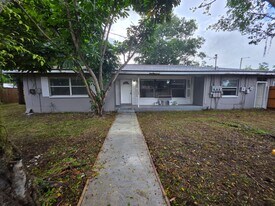5401 Russell Ave in Clearwater, FL - Building Photo