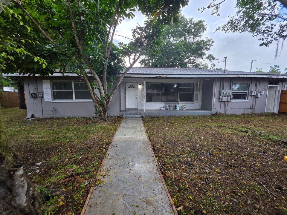 5401 Russell Ave in Clearwater, FL - Building Photo