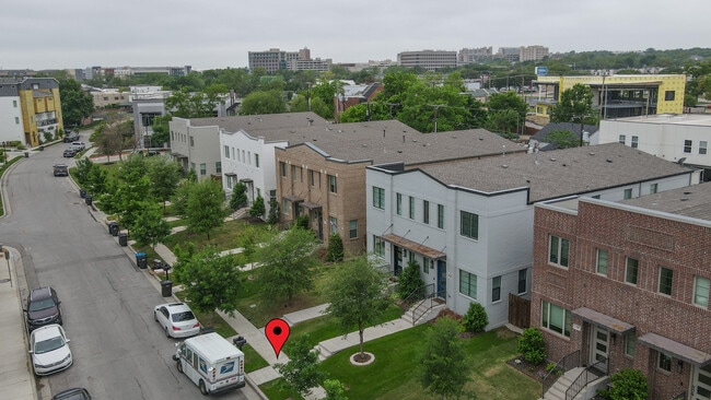 212 Wimberly Street in Fort Worth, TX - Foto de edificio - Building Photo