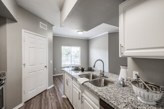 113 W Main St in League City, TX - Building Photo - Building Photo