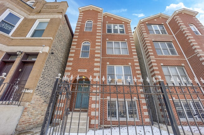 property at 2033 W Huron St