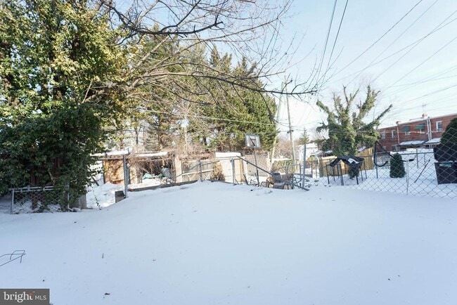 property at 809 Braeside Rd