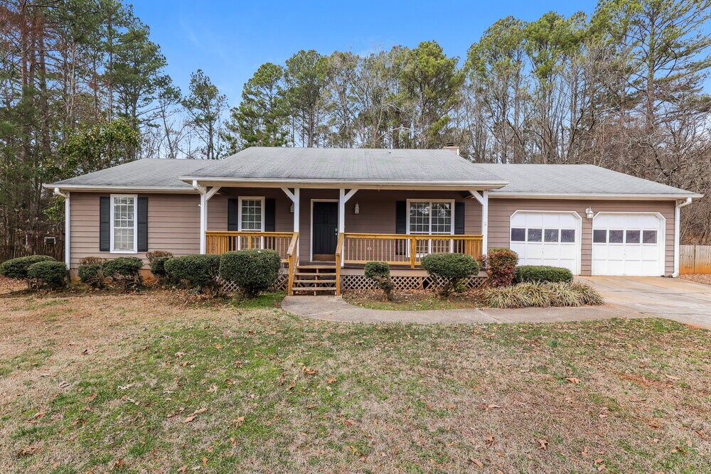 105 Bennington Dr in Stockbridge, GA - Building Photo