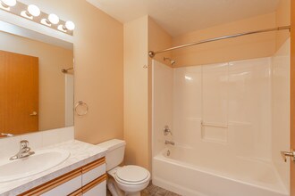 Bellwood Park Apartments in Spokane, WA - Building Photo - Interior Photo