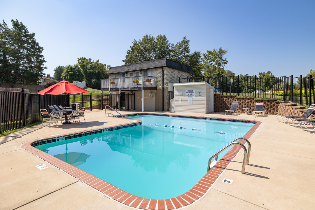 Black Forest Apartments in St. Louis, MO - Building Photo