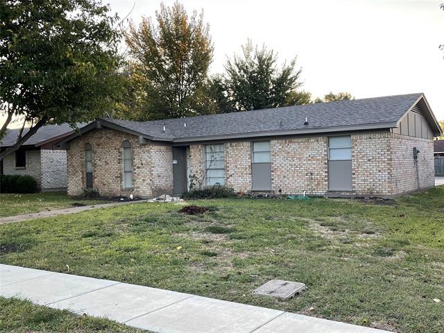 902 E Oates Rd in Garland, TX - Building Photo