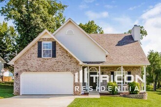 129 Mary Joe Martin Dr in La Vergne, TN - Building Photo - Building Photo