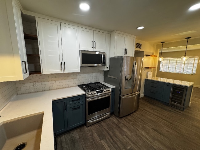 property at 1620 E Rancho Dr