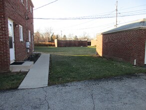 1862 Kentwell Rd in Upper Arlington, OH - Building Photo - Building Photo