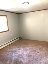 2928 S Mackinaw Trl, Unit Main in Cadillac, MI - Foto de edificio - Building Photo