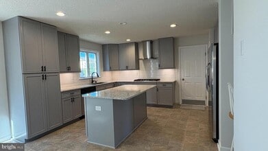 116 Barkwood Dr in Stephens City, VA - Building Photo - Building Photo