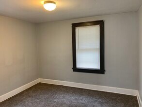 720 Roselawn Ave in Akron, OH - Building Photo - Building Photo