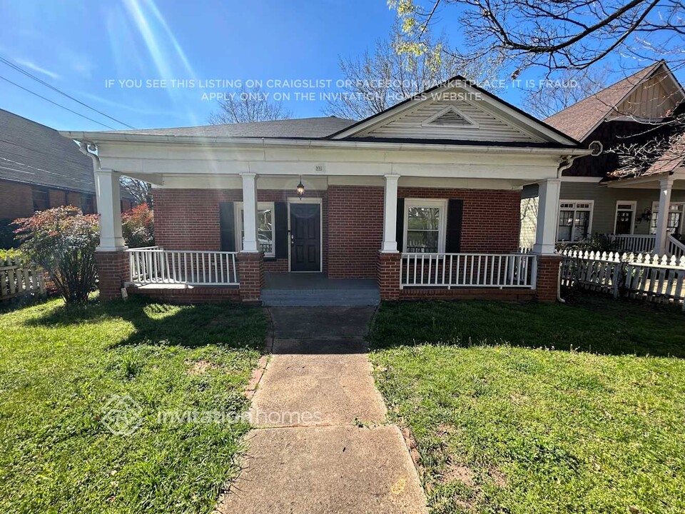 661 Moreland Ave SE in Atlanta, GA - Building Photo