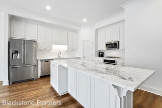 9105 Southlawn Dr in Baton Rouge, LA - Building Photo - Building Photo