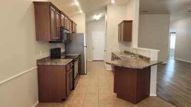 6704 84th St in Lubbock, TX - Building Photo - Building Photo