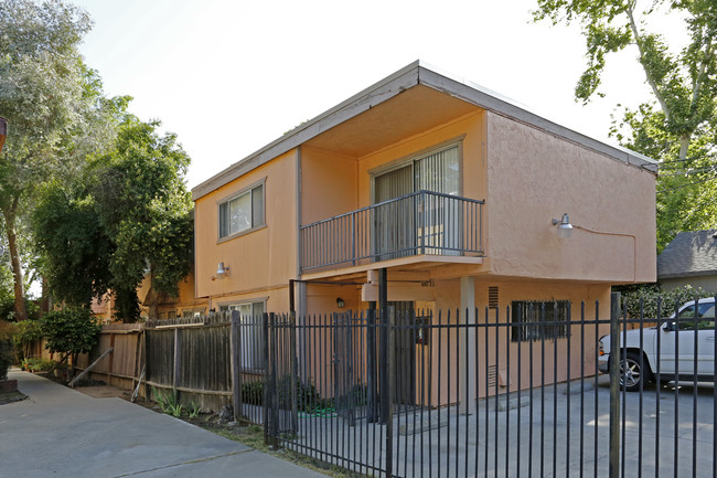 2620 C St in Sacramento, CA - Building Photo - Building Photo