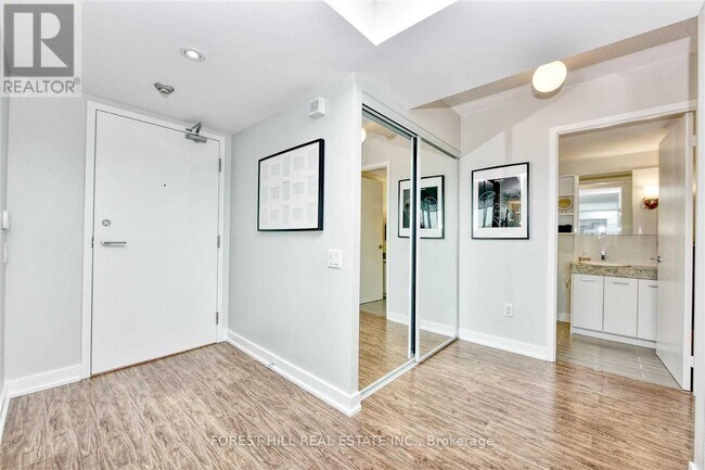 15-615 Singer Ct in Toronto, ON - Building Photo - Building Photo