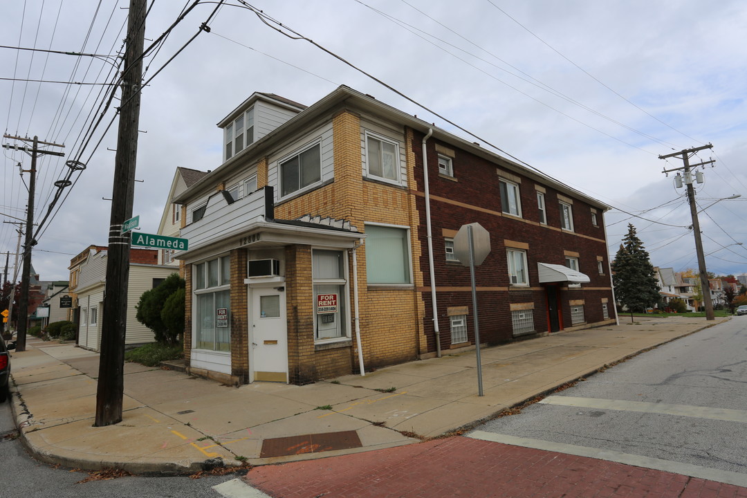 12800 Madison Ave in Lakewood, OH - Building Photo