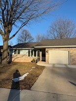 520 S Kensington Dr in Appleton, WI - Building Photo